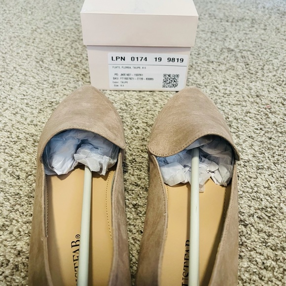 Just Fab Taupe size 8.5 Flats - Picture 4 of 5
